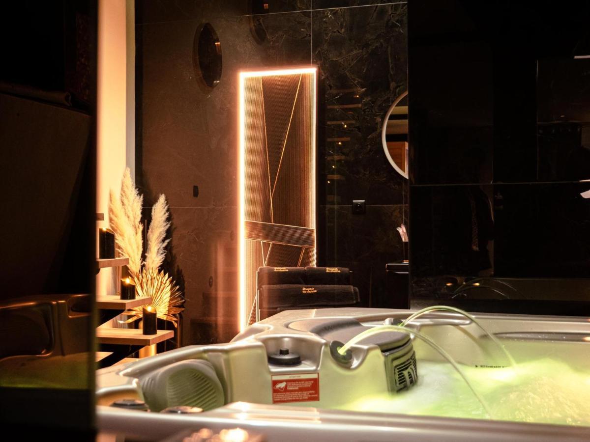 Douceur Du Charme - Love-Room A Charmes Entre Epinal Et Nancy Екстер'єр фото